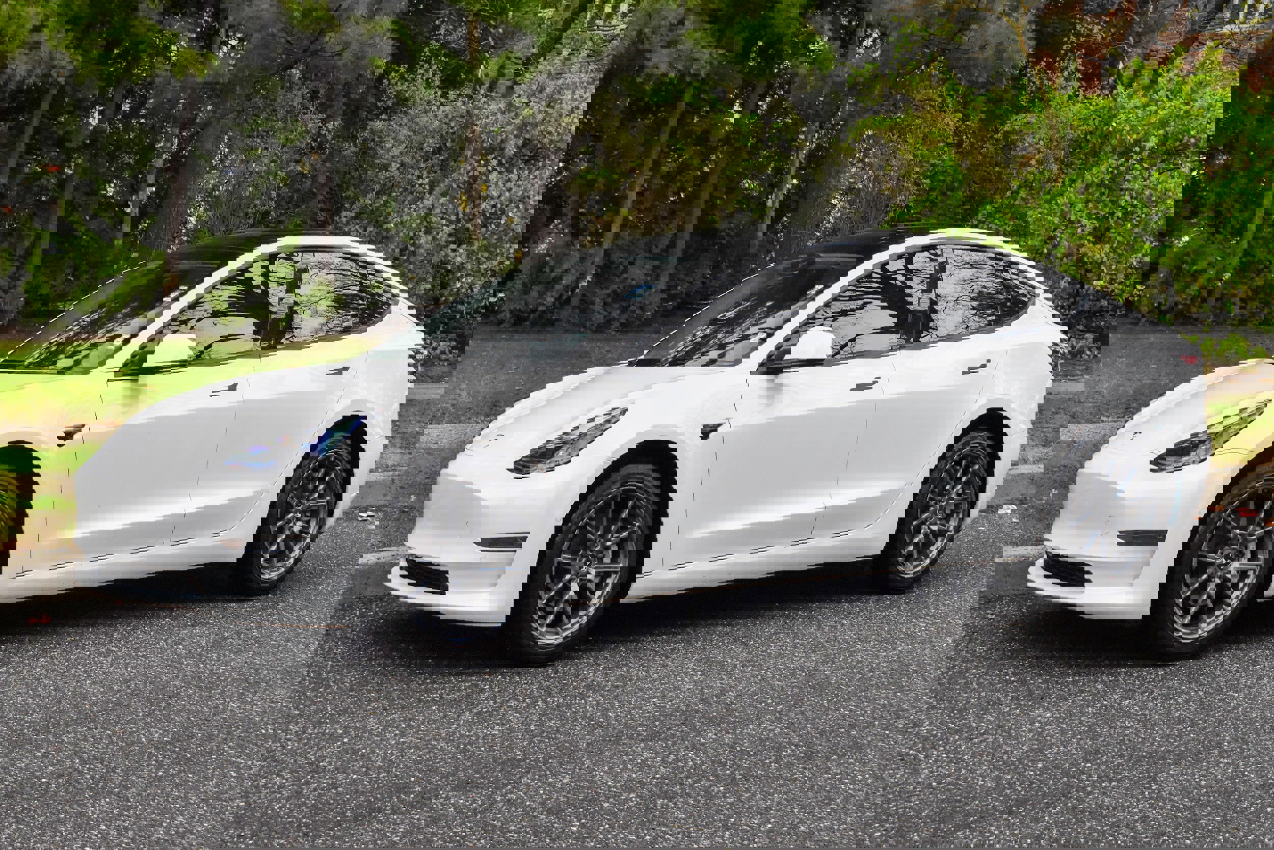 Used 2022 Tesla Model 3 Long Range image 2