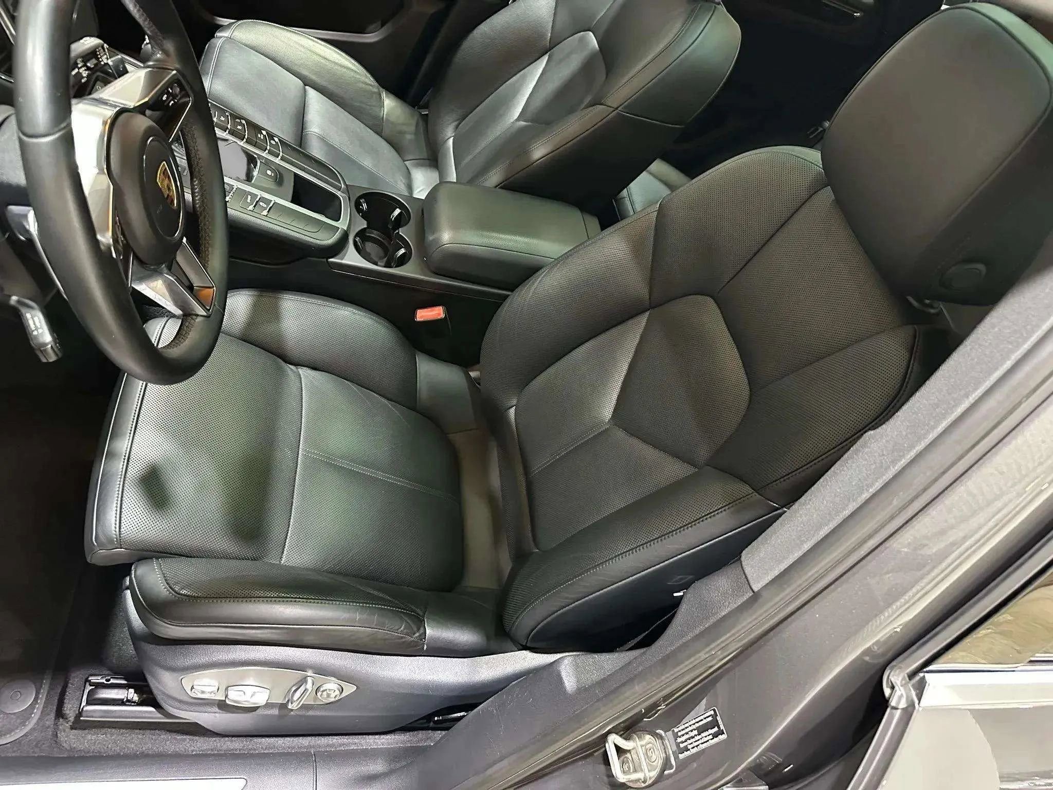 Used 2016 Porsche Macan S image 25