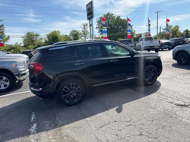 Used 2024 GMC Terrain Denali w/ Black Diamond Edition AWD/4WD image 5