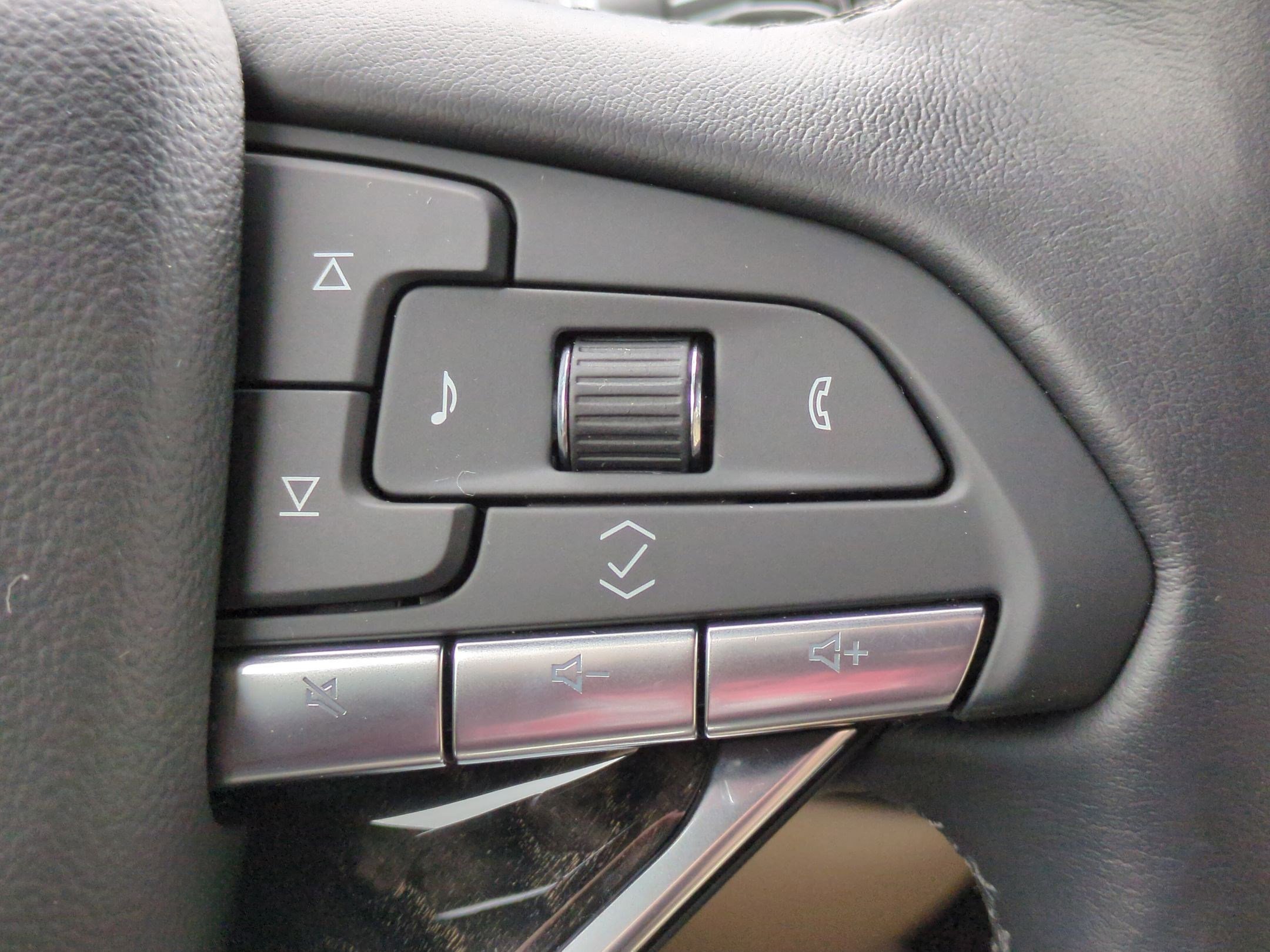 Used 2023 Cadillac Escalade Premium Luxury AWD/4WD image 20