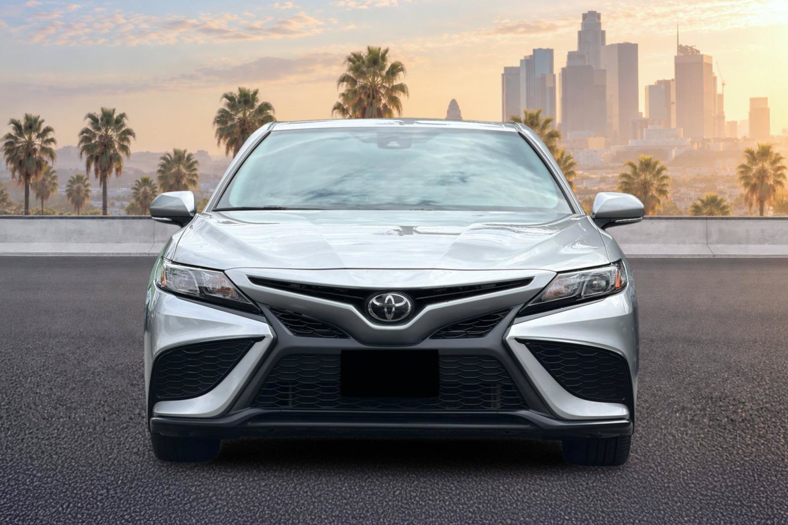 Used 2023 Toyota Camry SE w/ Convenience Package FWD image 9
