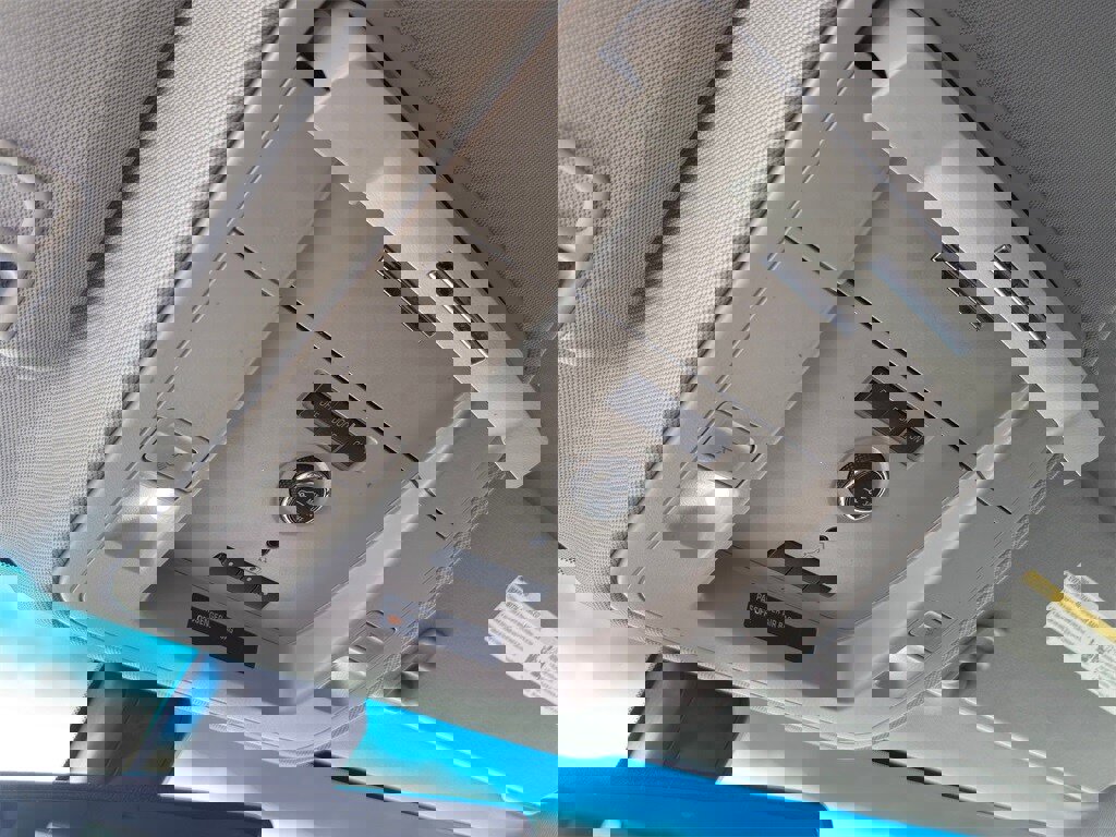 Used 2018 GMC Yukon SLE w/ SLE Value Package image 23