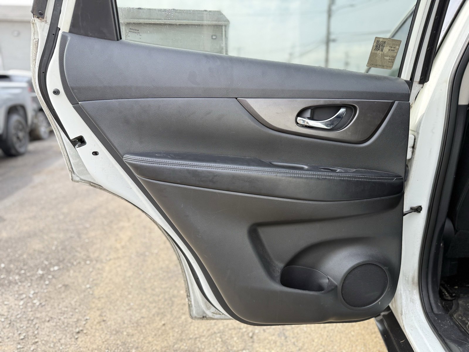 Used 2014 Nissan Rogue SV image 18