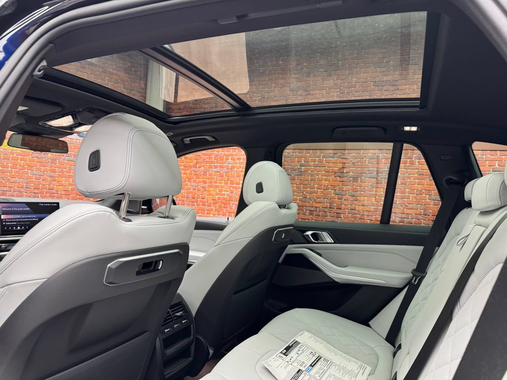 Used 2026 BMW X5 xDrive40i w/ M Sport Package AWD/4WD image 3