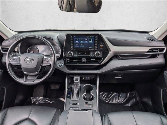Used 2022 Toyota Highlander XLE AWD/4WD image 20