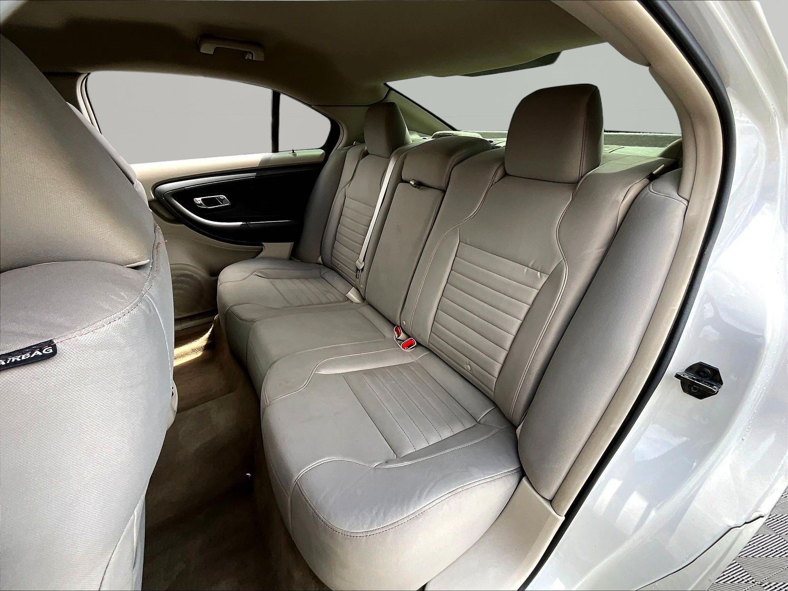 Used 2012 Ford Taurus SE FWD image 22