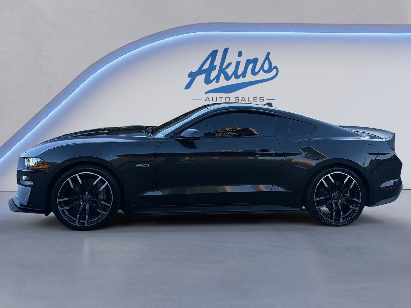 Used 2023 Ford Mustang GT Premium RWD image 3