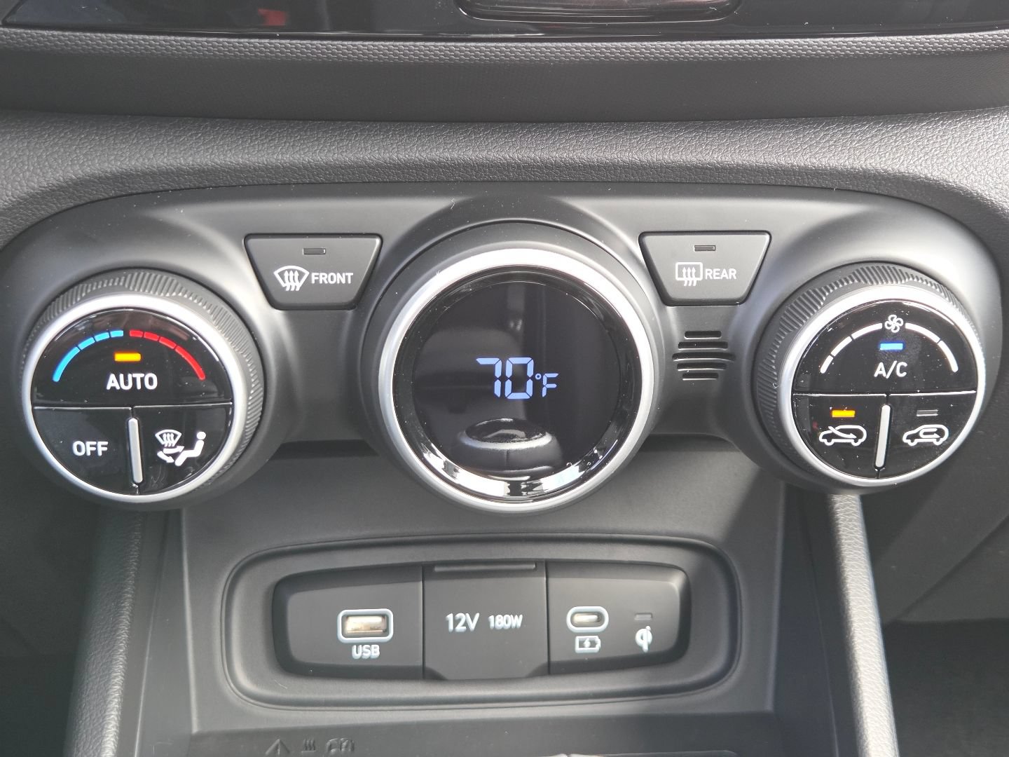 New 2026 Hyundai Venue SEL FWD image 35