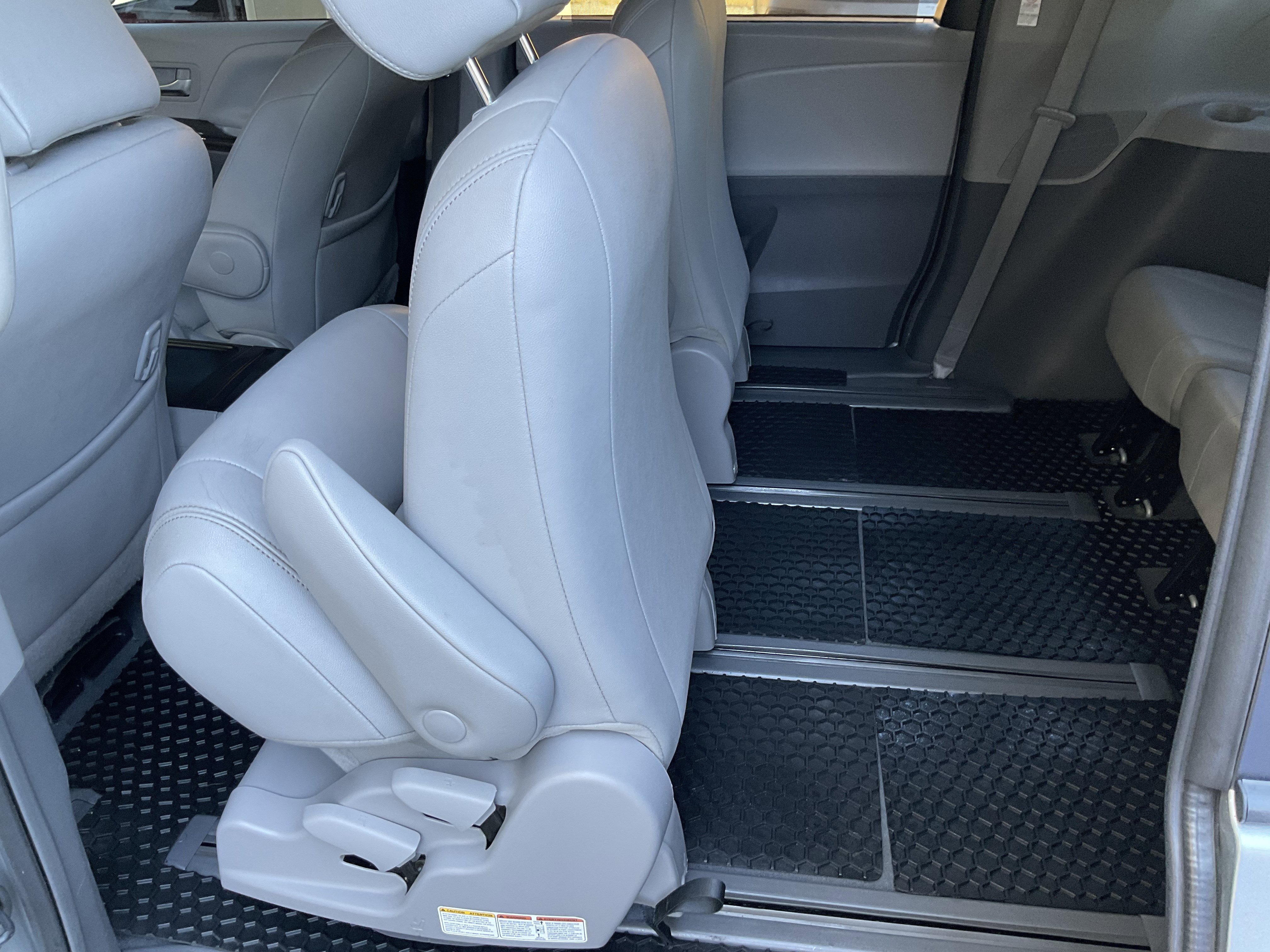 Used 2019 Toyota Sienna XLE w/ XLE Navigation Package AWD/4WD image 42