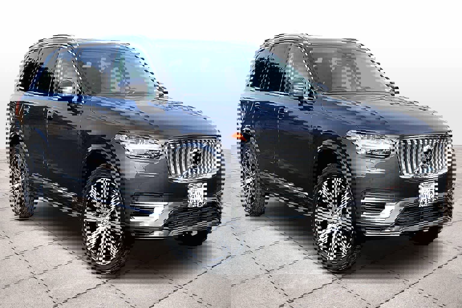 Used 2023 Volvo XC90 T8 Plus w/ Protection Package Premier image 2