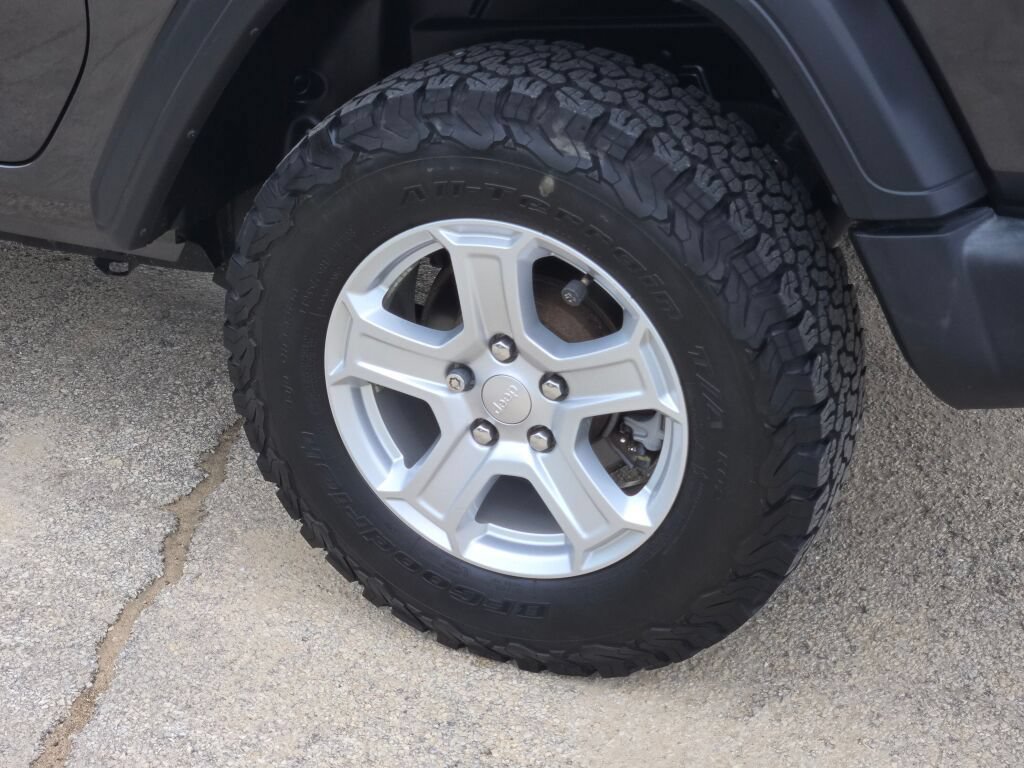 Used 2020 Jeep Wrangler Sport AWD/4WD image 14