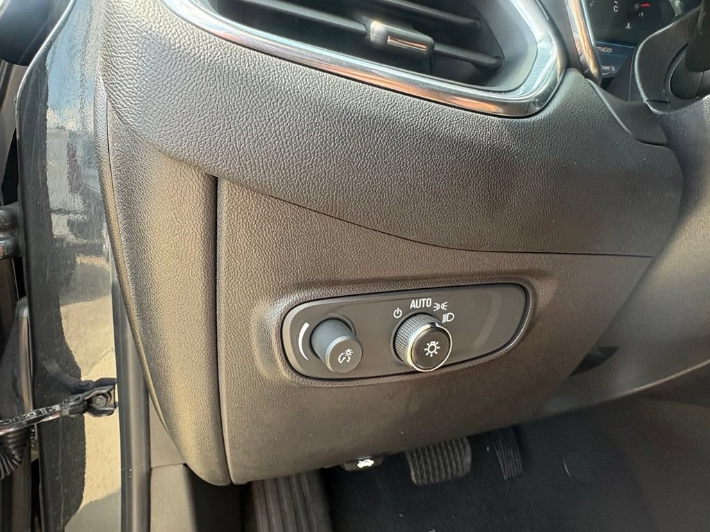 Used 2023 Chevrolet Equinox LT FWD image 22