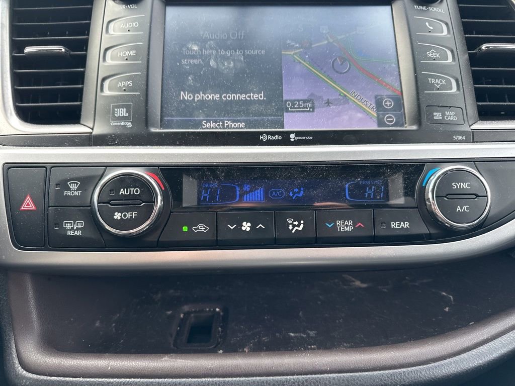 Used 2015 Toyota Highlander Limited image 25