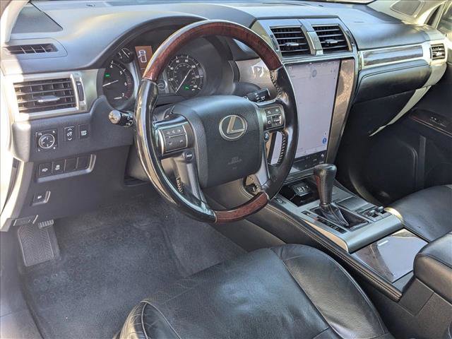 Used 2017 Lexus GX 460 Premium w/ Premium Package image 11