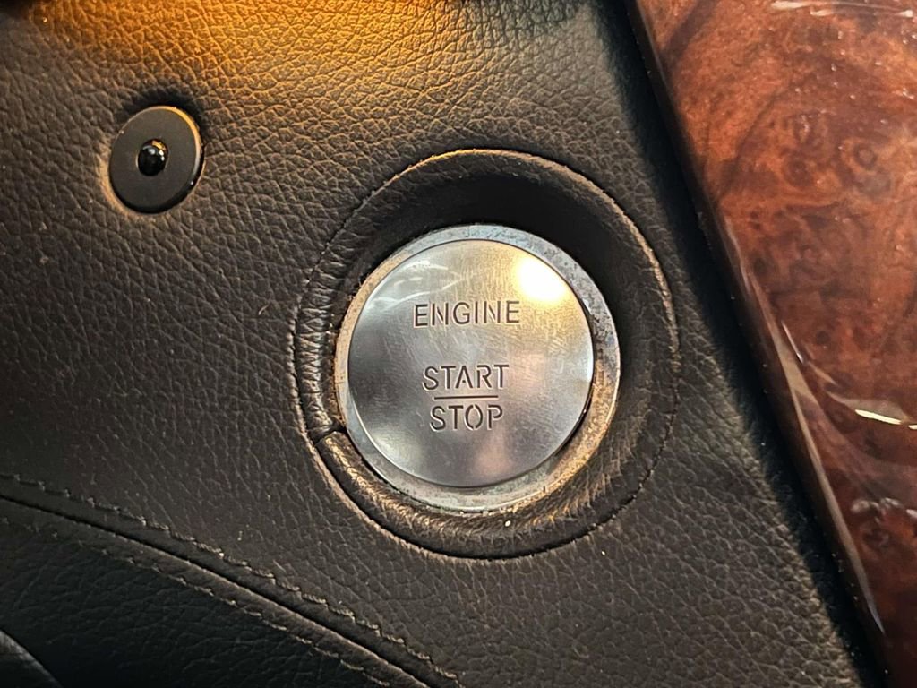 Used 2013 Mercedes-Benz CL 550 4MATIC image 24