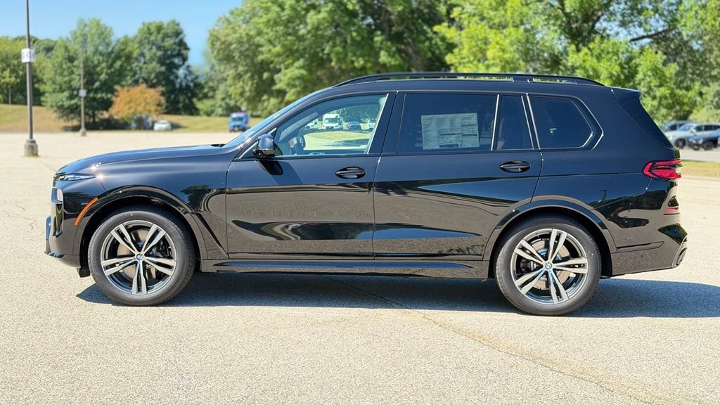 New 2027 BMW X7 xDrive40i w/ M Sport Package AWD/4WD image 3