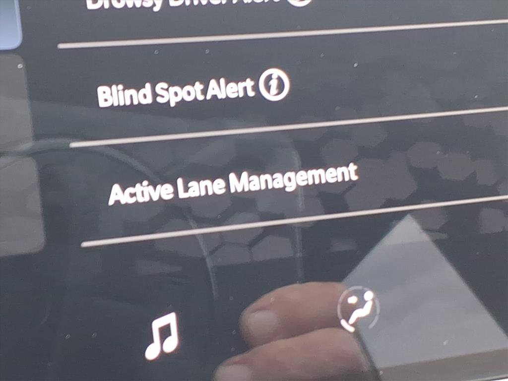 Used 2023 Jeep Compass Limited image 11