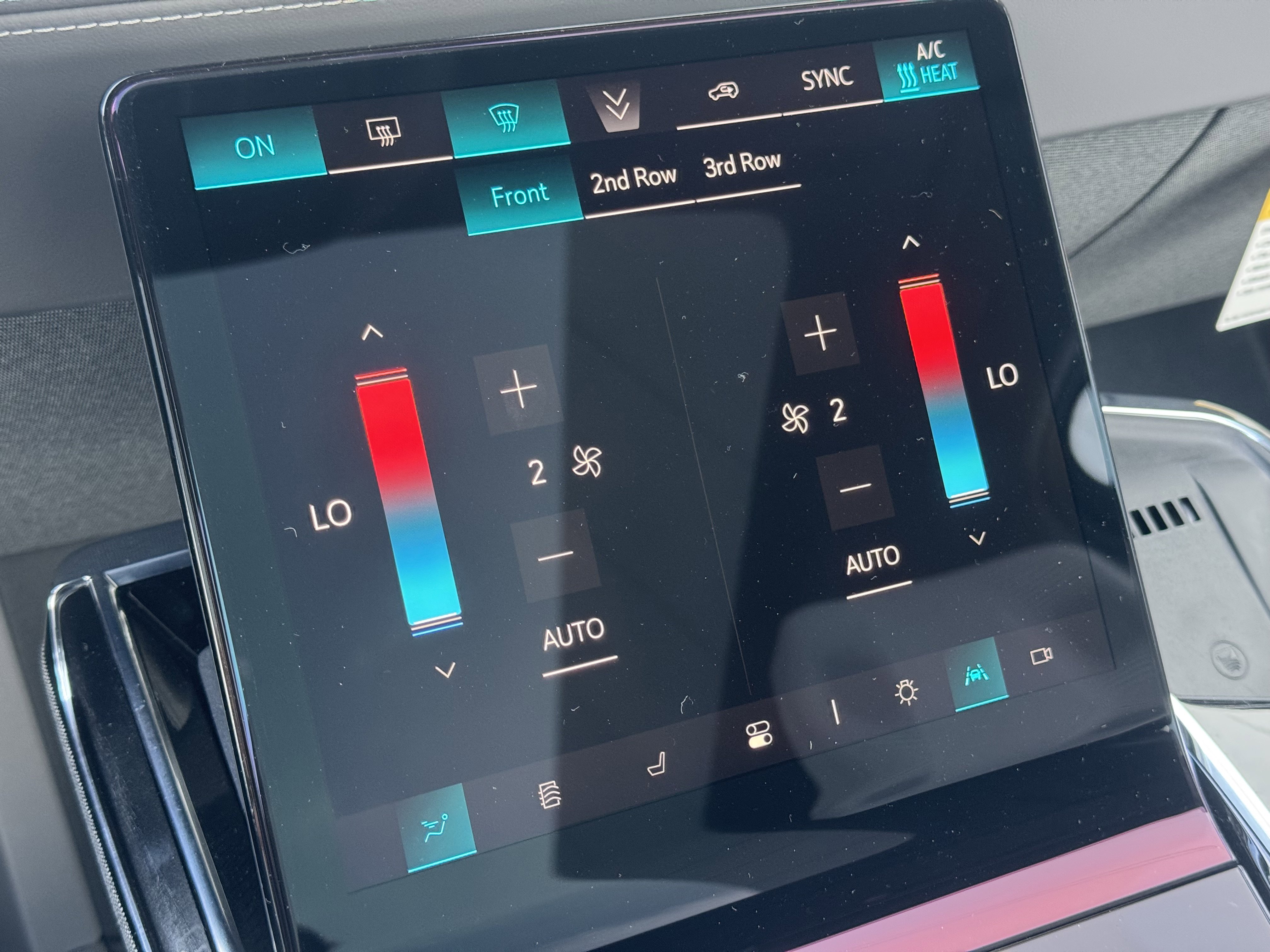 New 2025 Cadillac Escalade IQ Sport 1 w/ LPO, ONYX Package image 25