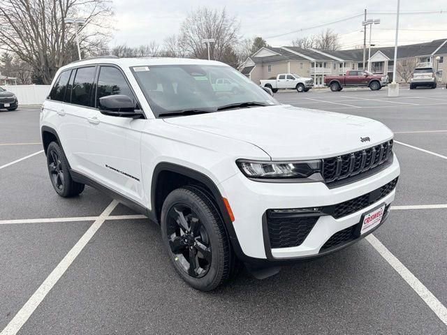 New 2026 Jeep Grand Cherokee Limited w/ Limited Altitude Package AWD/4WD image 2
