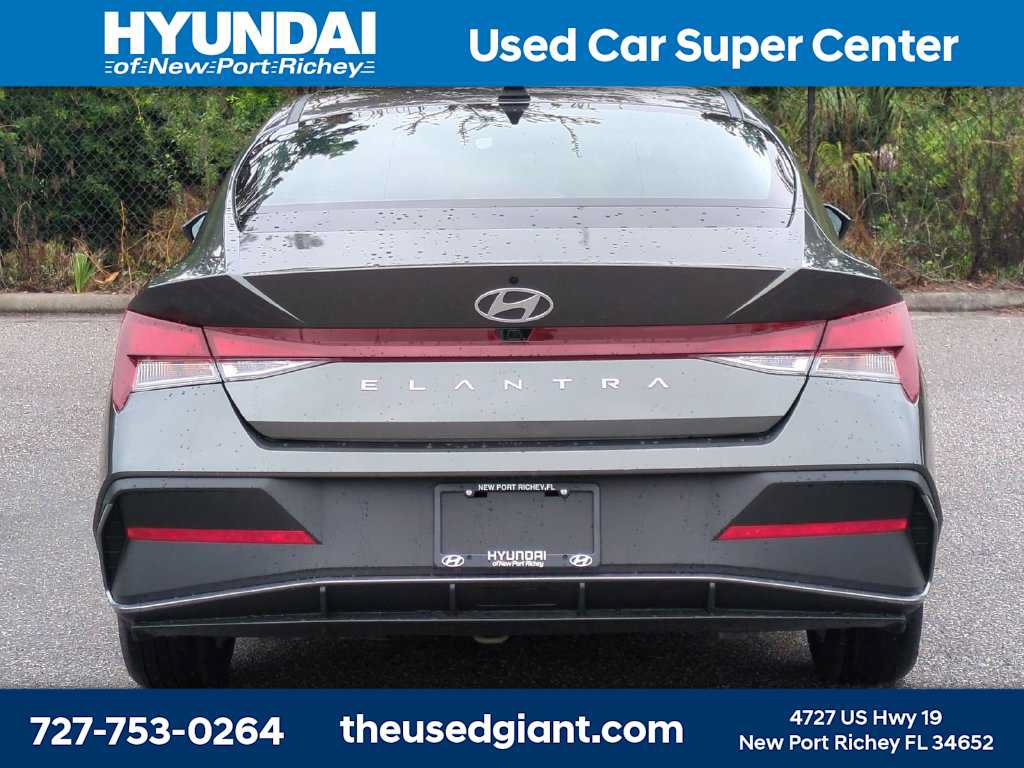 Certified 2024 Hyundai Elantra SEL FWD image 4
