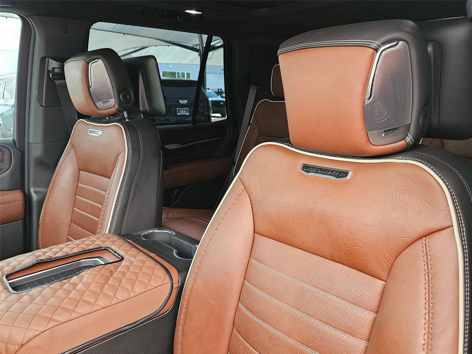Used 2024 GMC Yukon Denali Ultimate AWD/4WD image 10