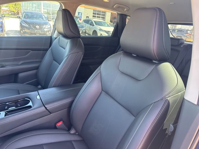 Used 2025 Nissan Murano SV AWD/4WD image 23