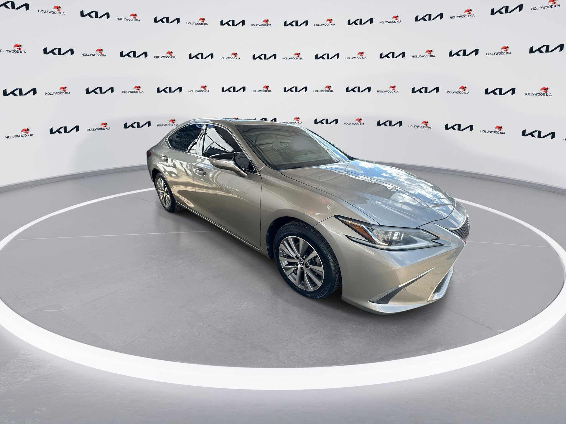 Used 2021 Lexus ES 350 image 2