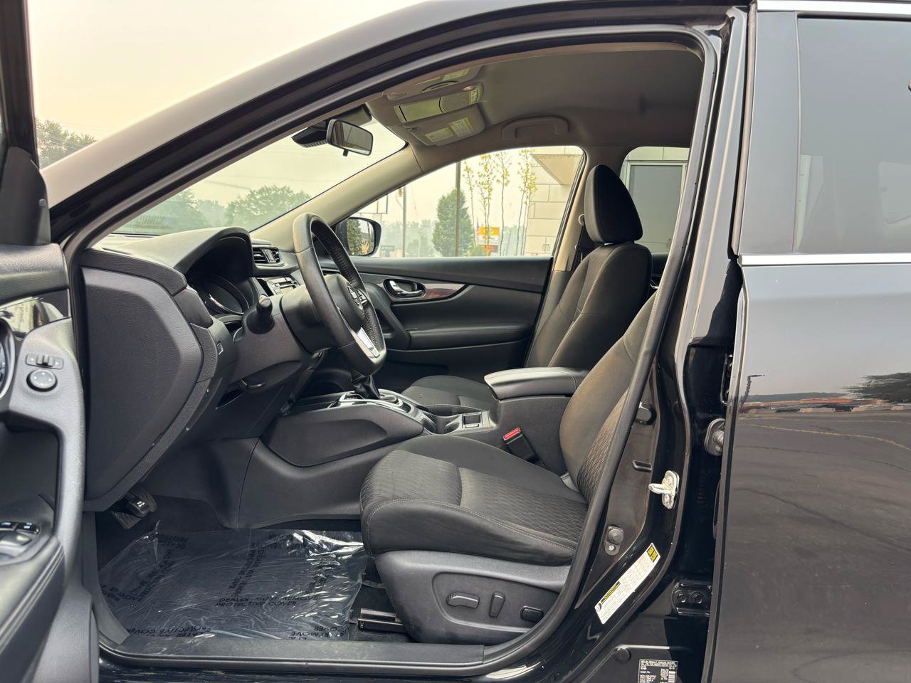 Used 2019 Nissan Rogue SV AWD/4WD image 15