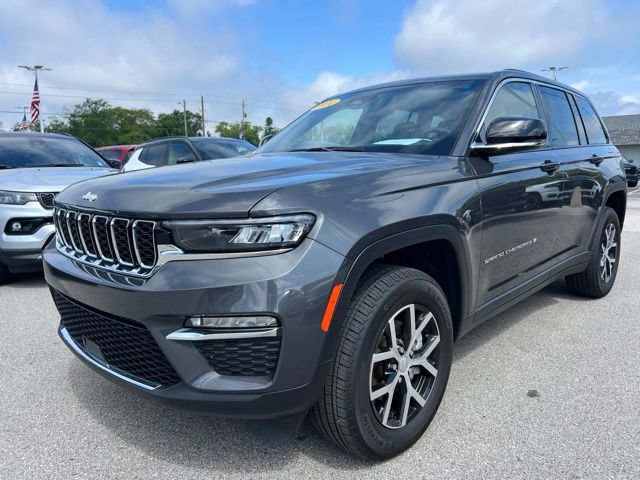 Used 2024 Jeep Grand Cherokee Limited AWD/4WD image 1