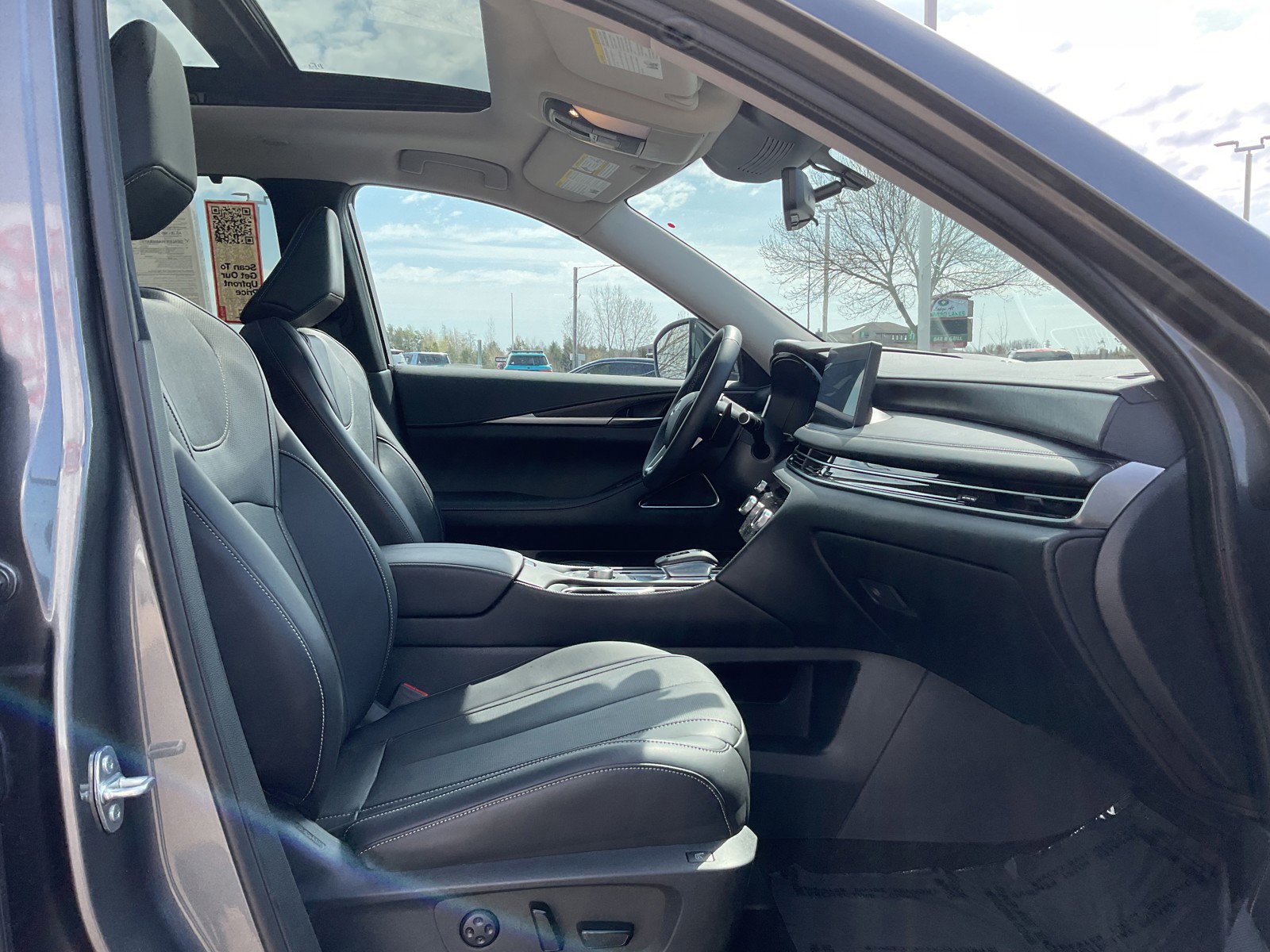 Used 2025 INFINITI QX60 Sensory AWD/4WD image 15
