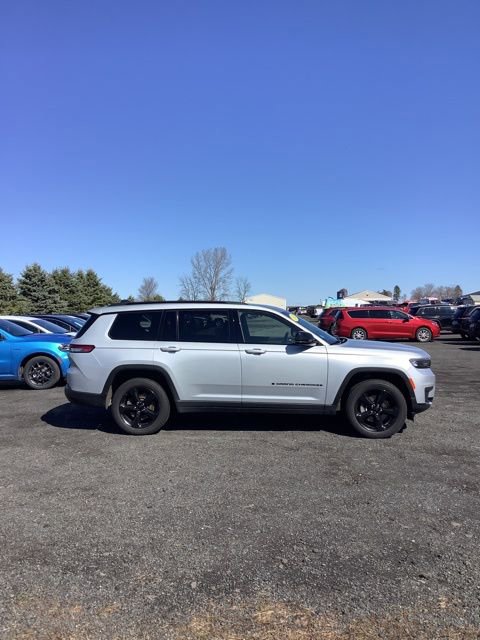 Certified 2021 Jeep Grand Cherokee L Laredo image 3