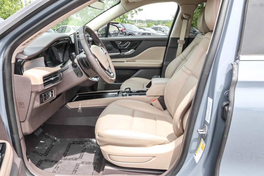 Used 2024 Lincoln Corsair AWD w/ Equipment Group 101A image 6