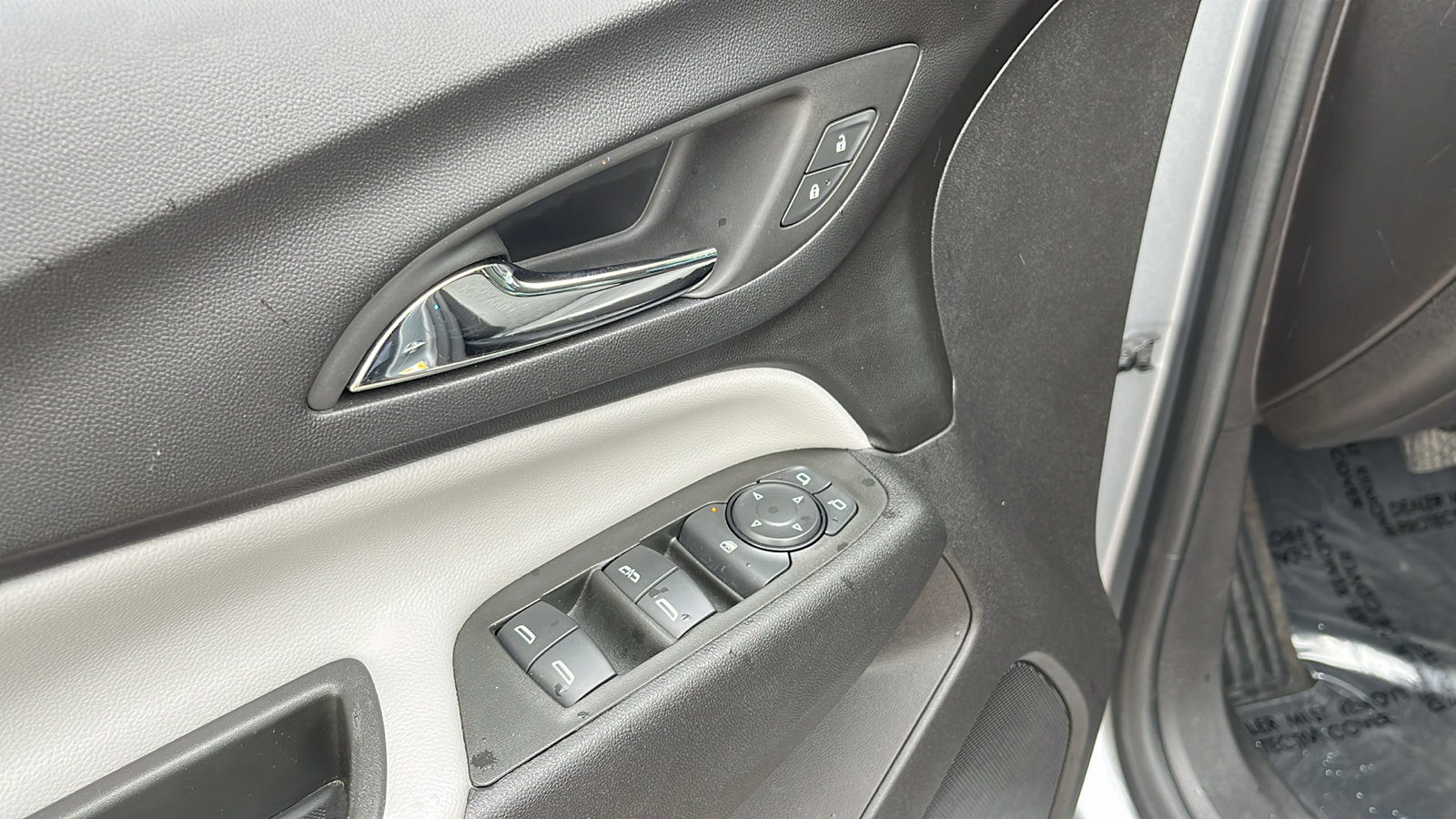 Used 2024 Chevrolet Equinox LS w/ LS Convenience Package FWD image 11