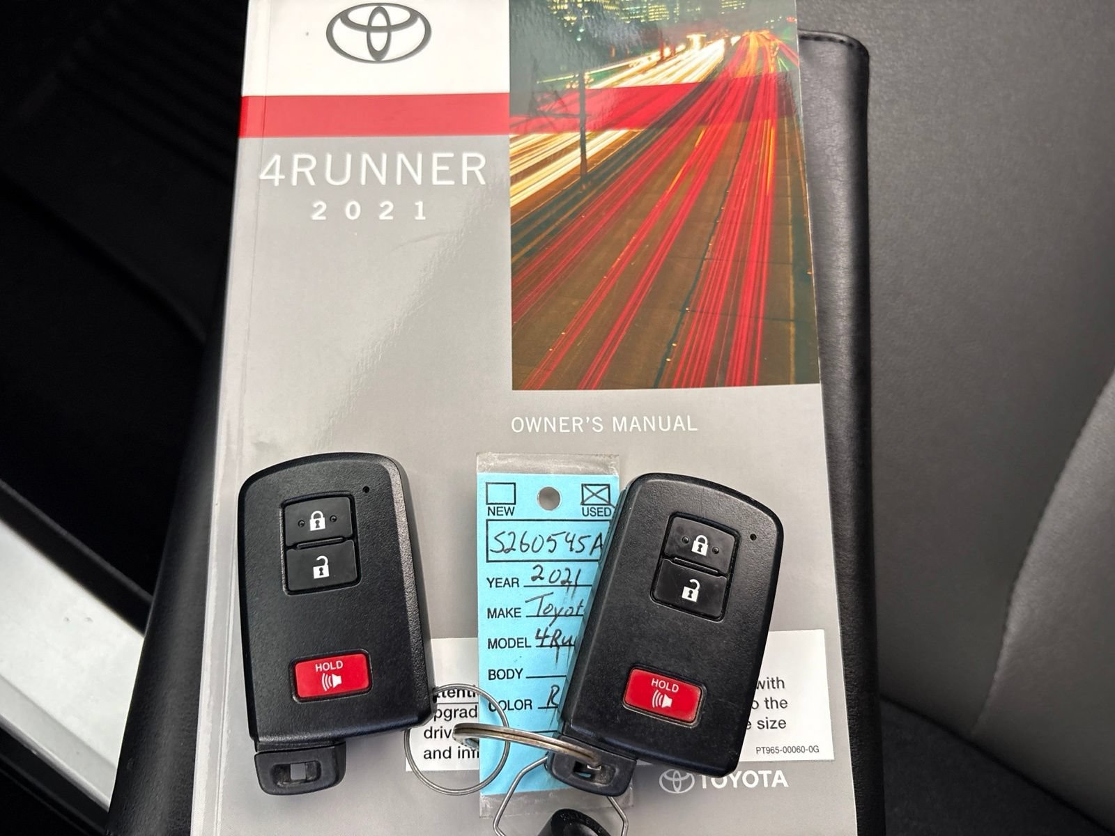 Used 2021 Toyota 4Runner SR5 Premium w/ Moonroof Package RWD image 34