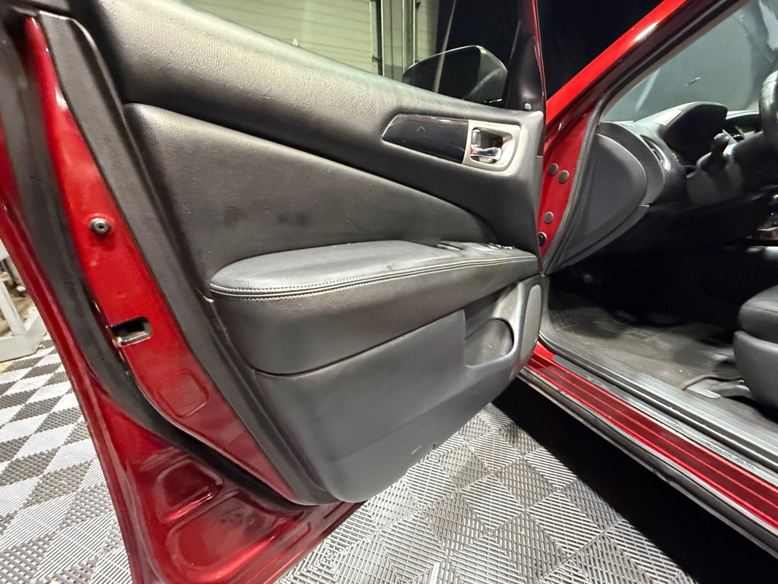 Used 2019 Nissan Pathfinder SV image 13