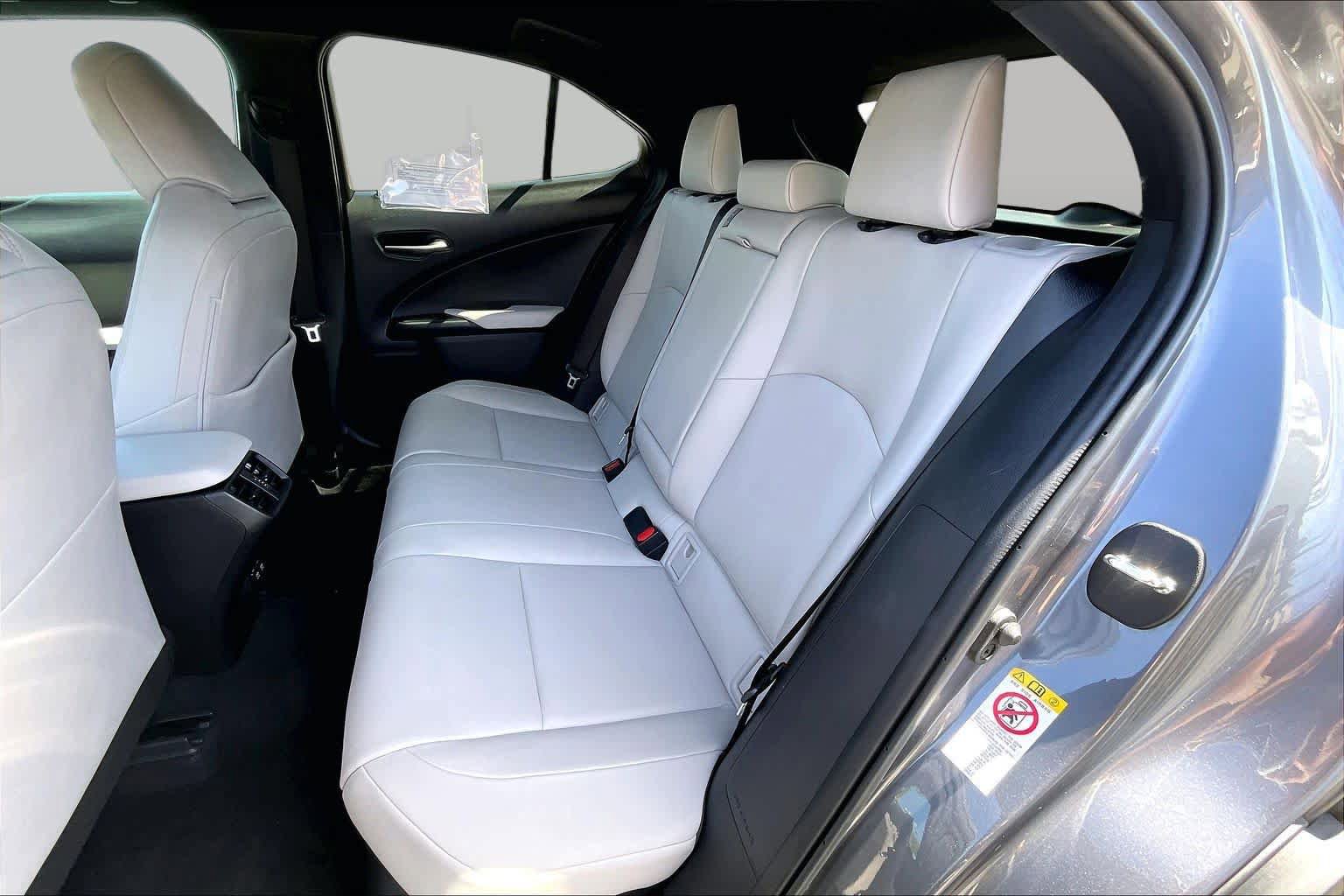 Used 2019 Lexus UX 250h w/ Premium Package AWD/4WD image 18
