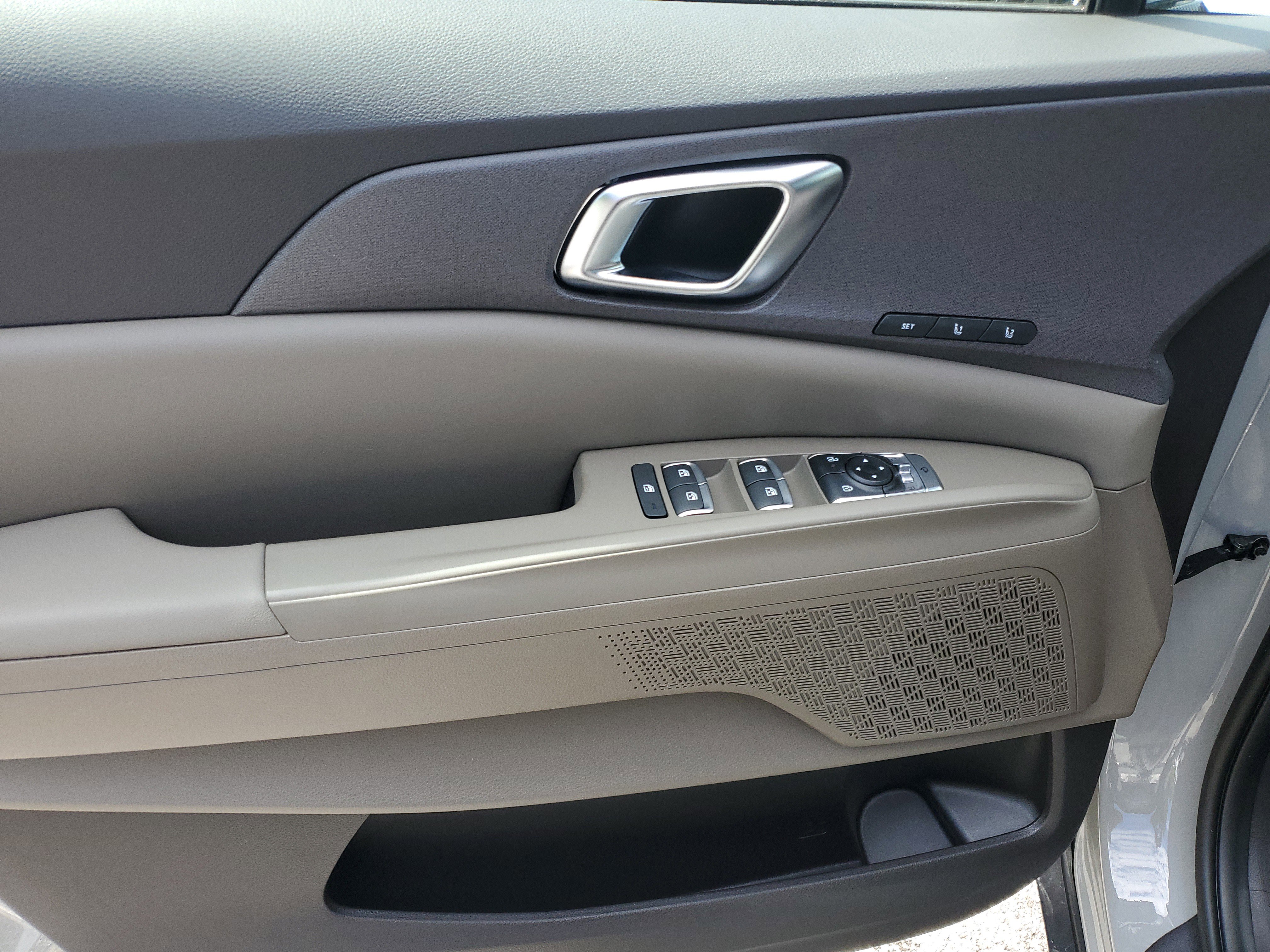 New 2026 Kia Carnival EX image 21