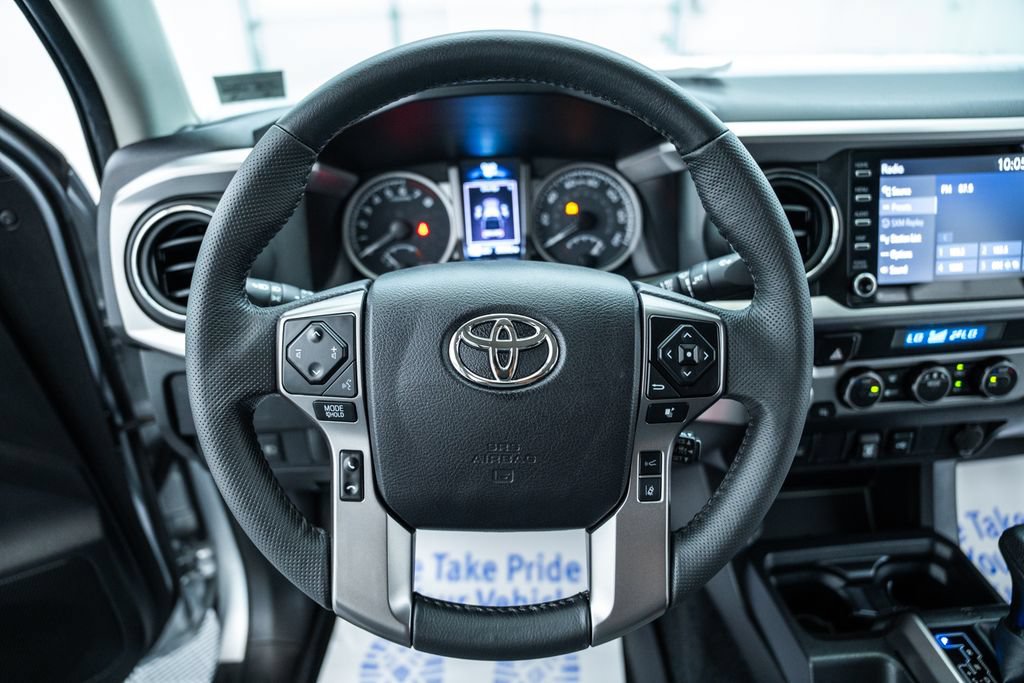 Certified 2022 Toyota Tacoma SR5 AWD/4WD image 30