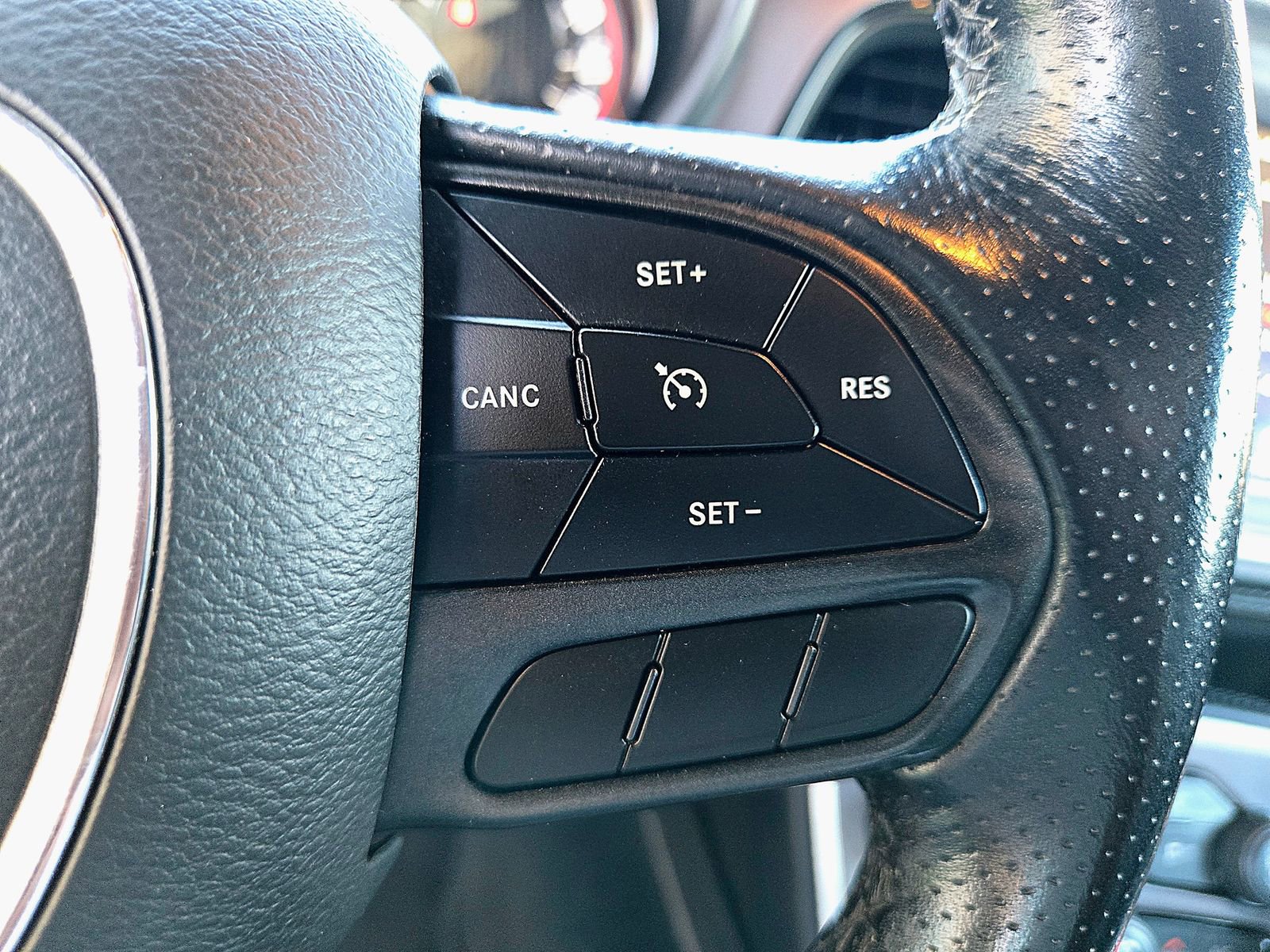 Used 2022 Dodge Challenger SXT w/ Plus Package image 13