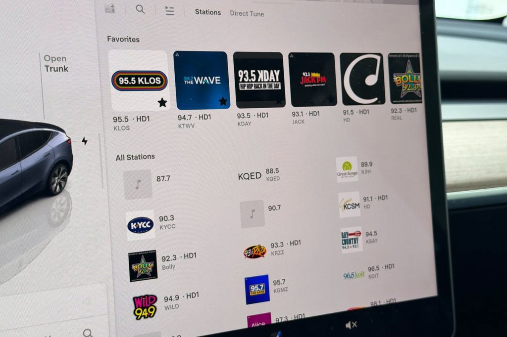 Used 2024 Tesla Model Y Long Range image 17