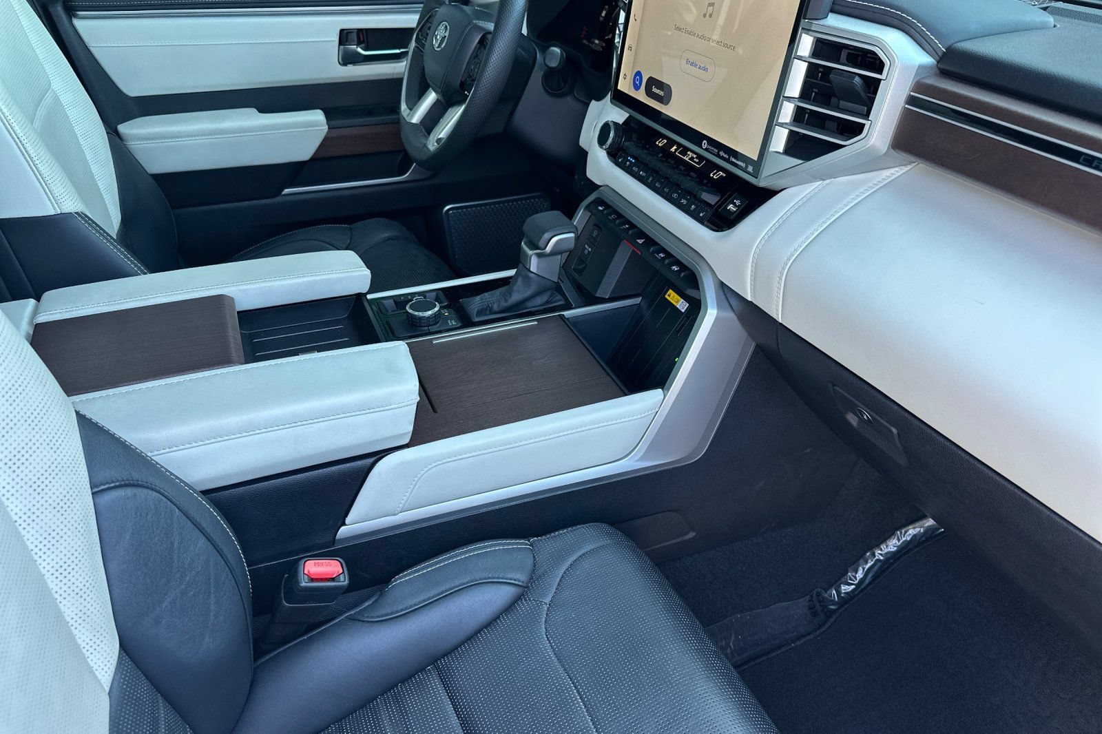 Used 2024 Toyota Sequoia Capstone AWD/4WD image 21