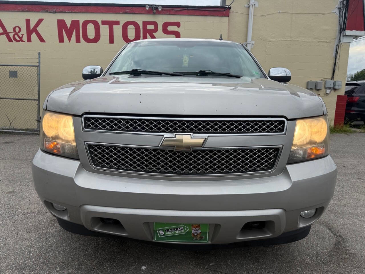 Used 2009 Chevrolet Tahoe LTZ image 2