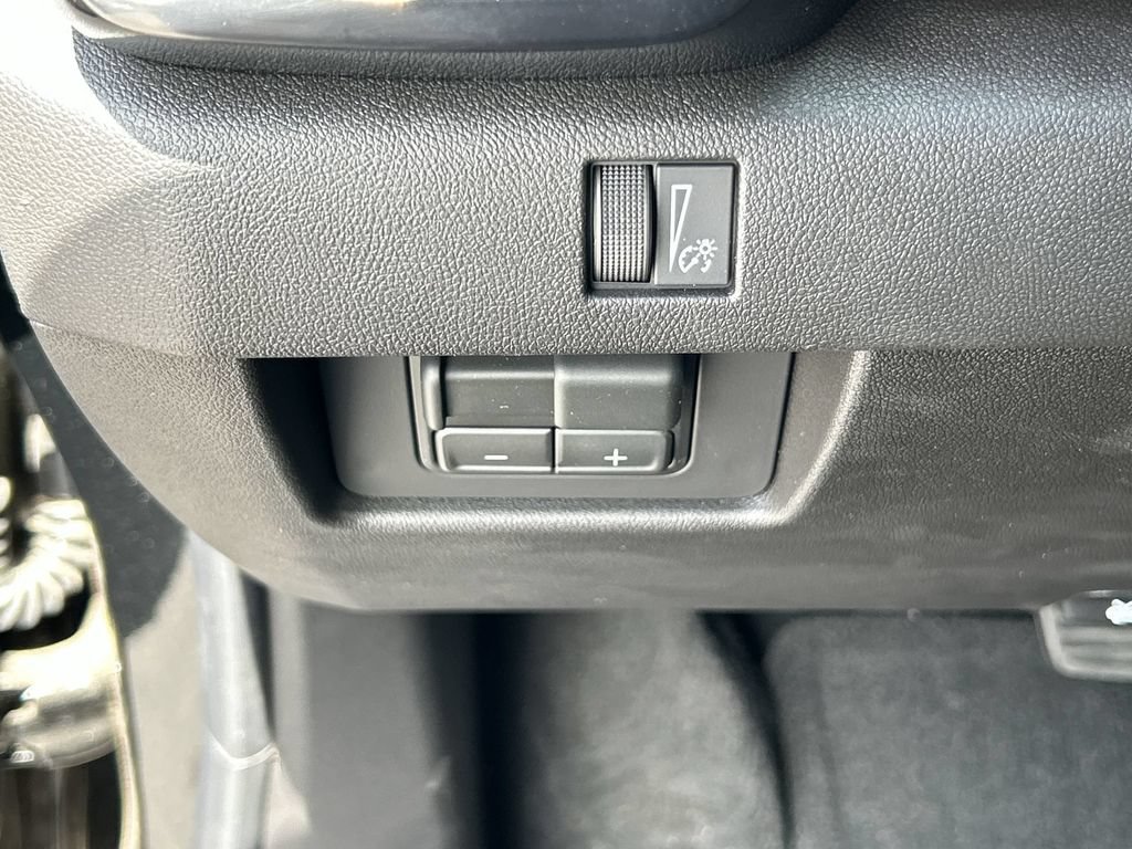 New 2026 GMC Canyon AT4 w/ Technology Plus Package AWD/4WD image 18