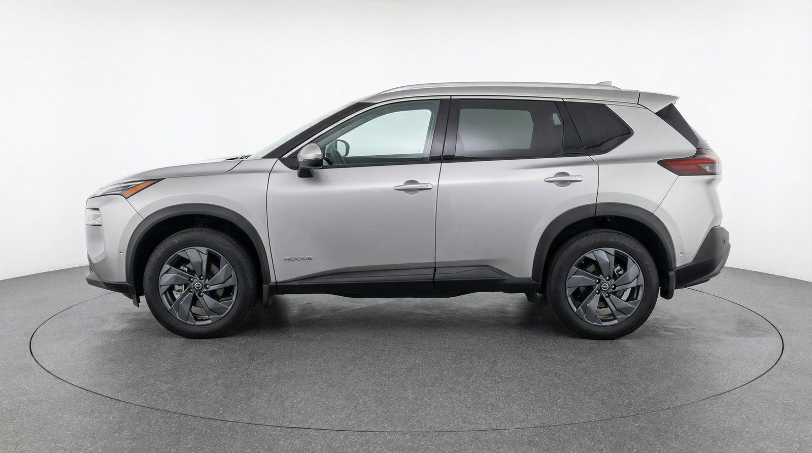 Used 2025 Nissan Rogue SV FWD image 5