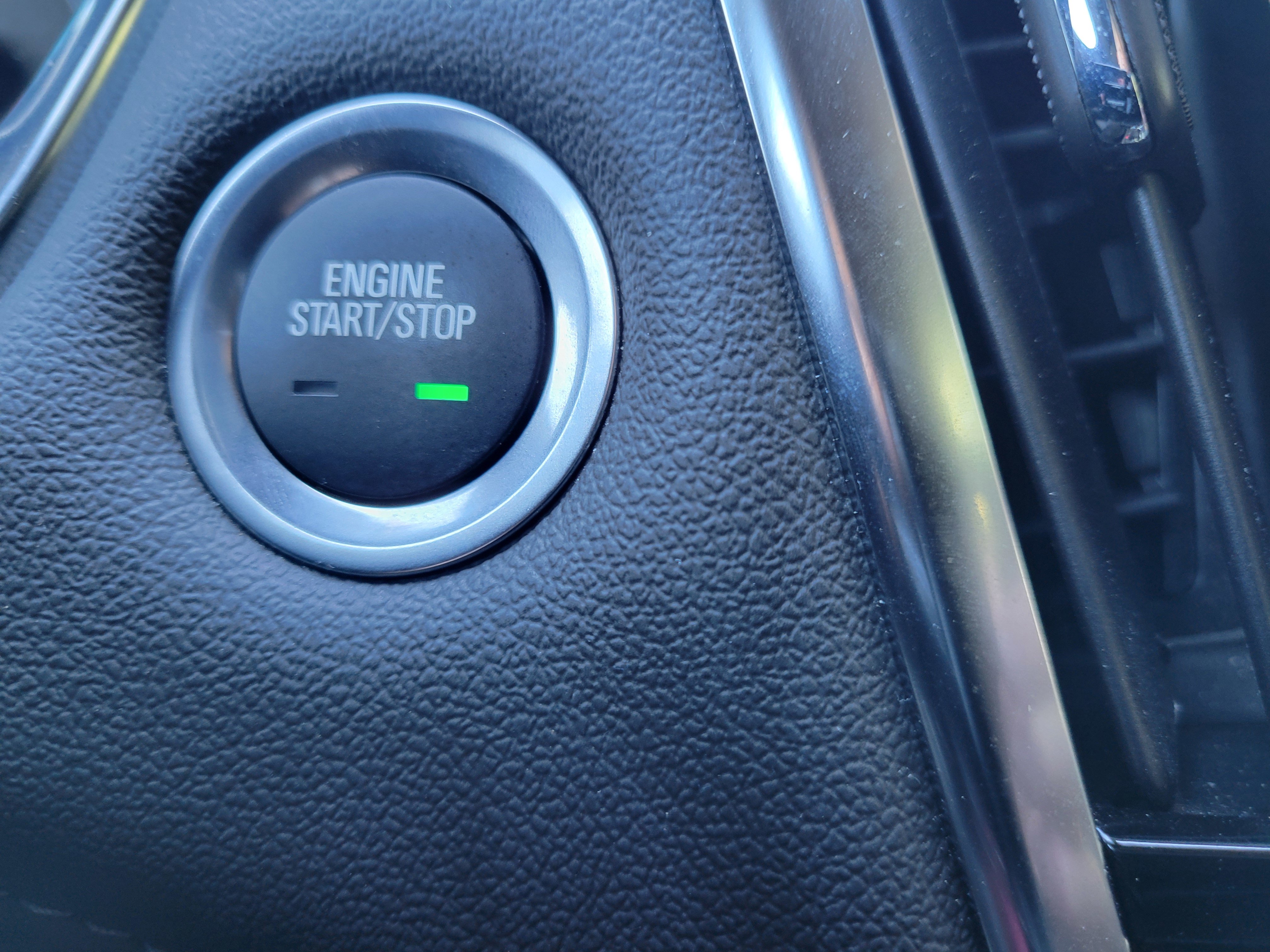 Used 2023 Chevrolet Traverse LT FWD image 18