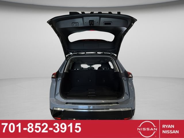 Certified 2025 Nissan Rogue Platinum w/ Tech Package AWD/4WD image 32