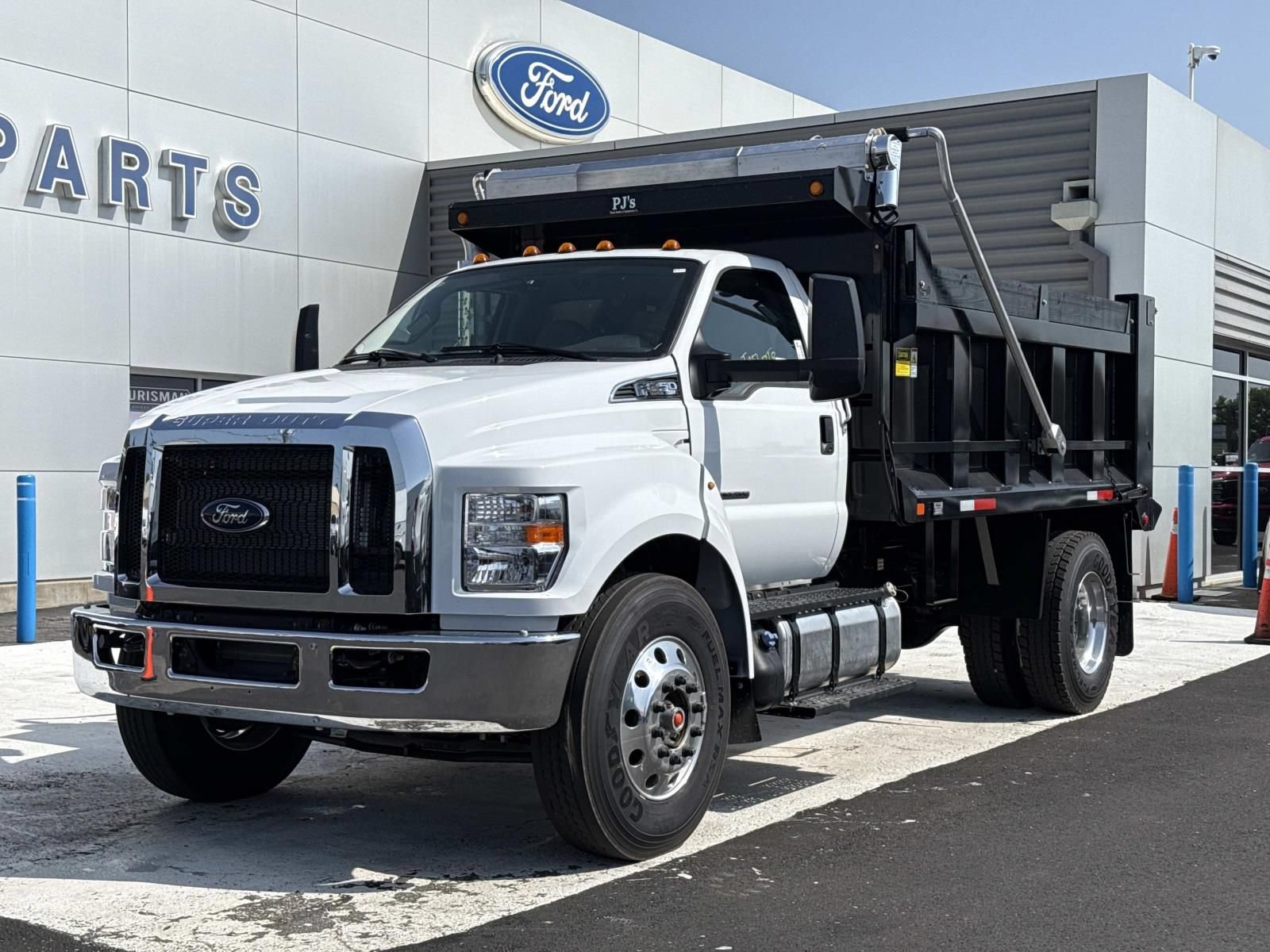 New 2027 Ford F750 2WD Regular Cab Super Duty image 7