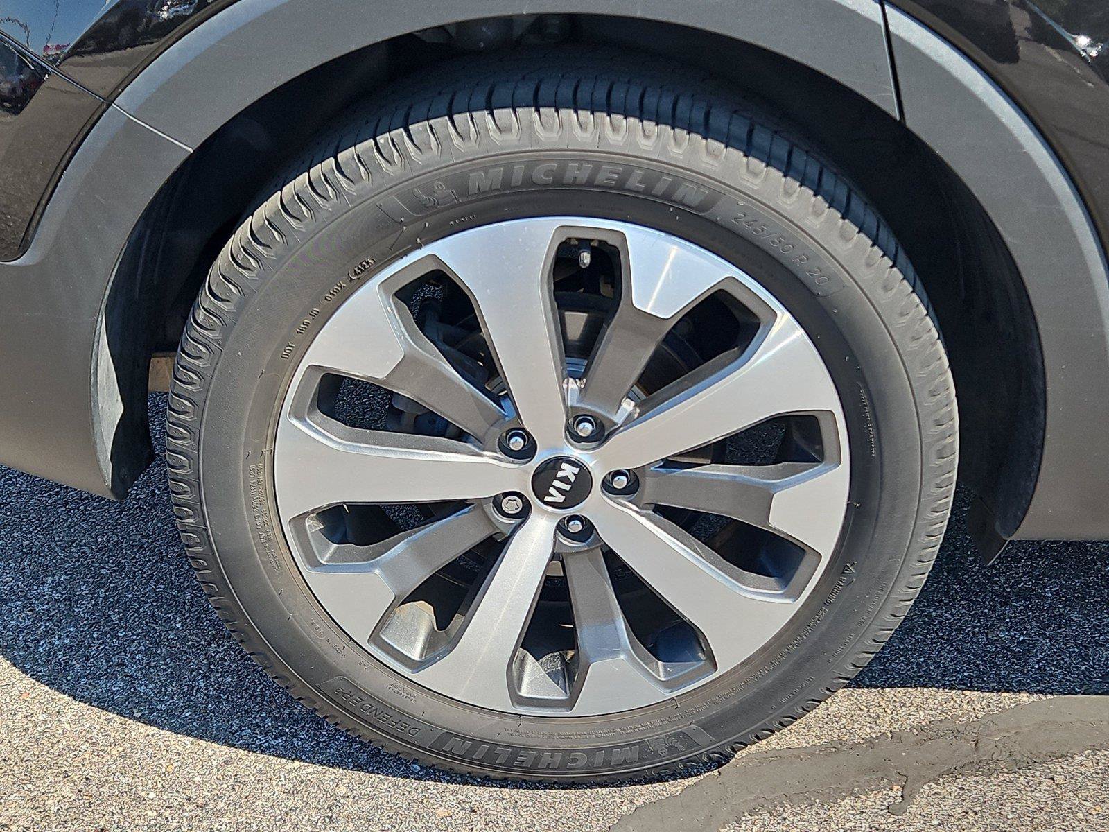 Used 2021 Kia Telluride EX w/ EX Premium Package FWD image 5