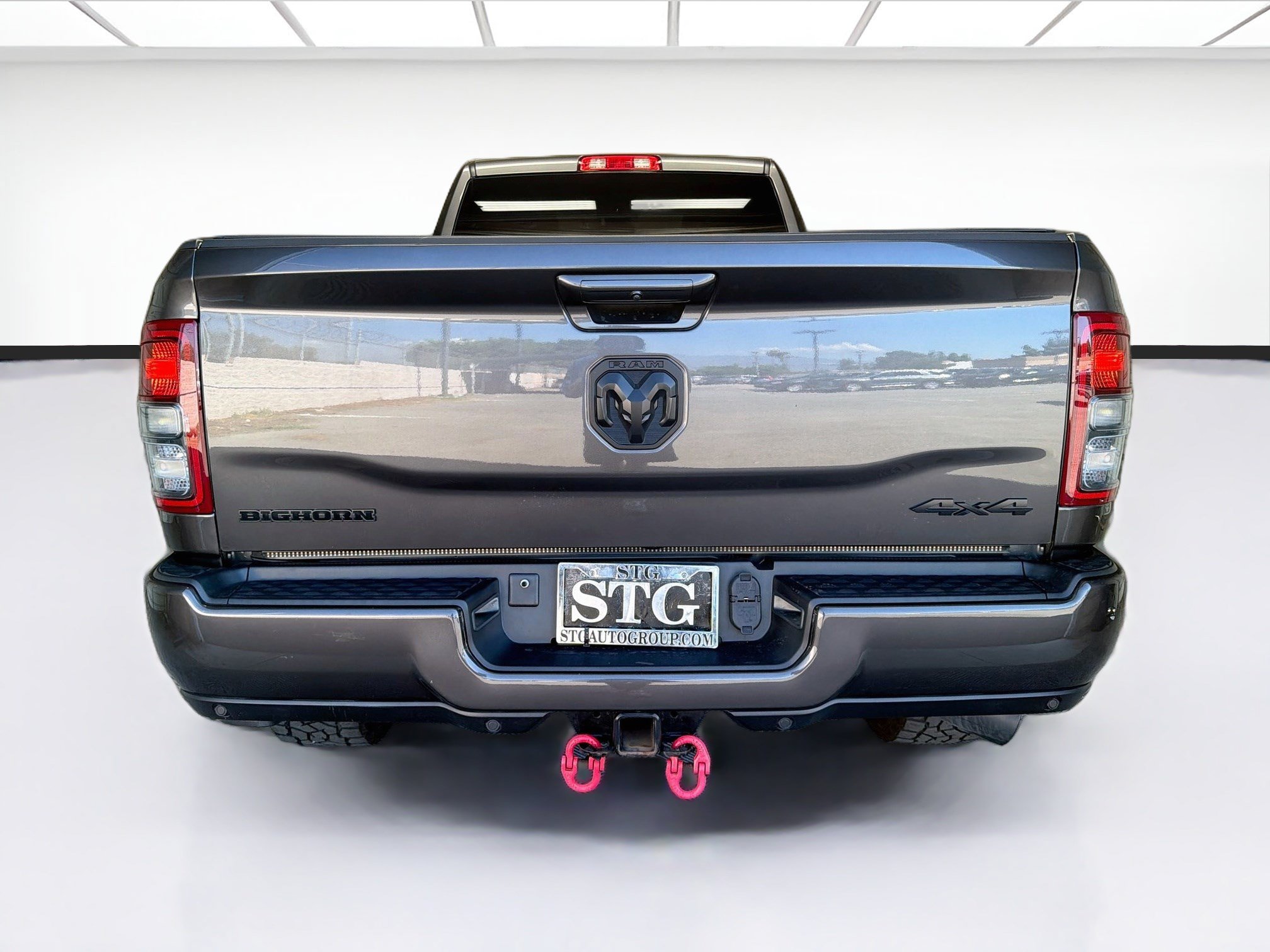 Used 2022 RAM 3500 Big Horn w/ Night Edition AWD/4WD image 5