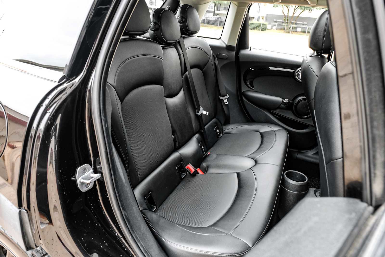 Used 2019 MINI Cooper 4-Door Hardtop image 39